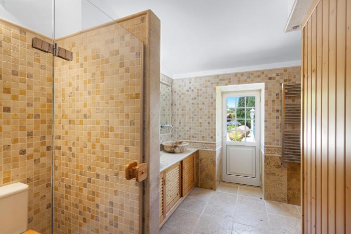 Image No.12-6 Bed Villa for sale