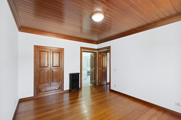 Image No.16-6 Bed Villa for sale