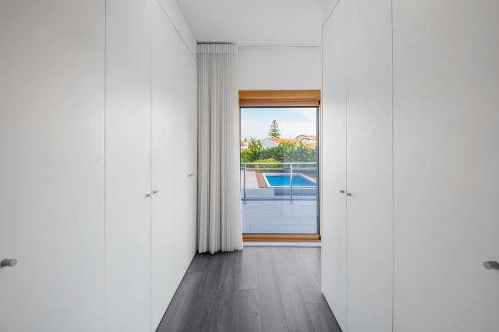 Image No.21-4 Bed Villa / Detached for sale