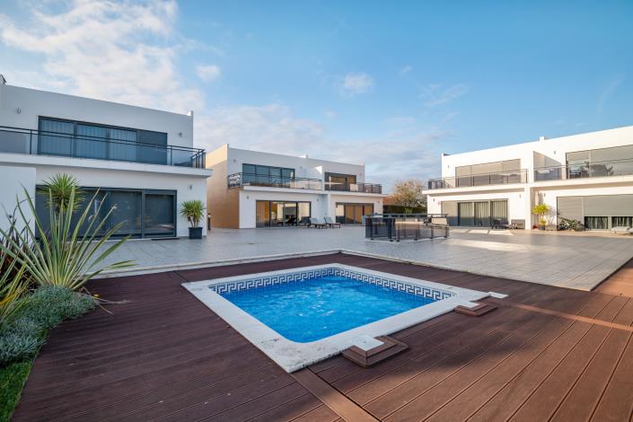 Image No.3-4 Bed Villa / Detached for sale