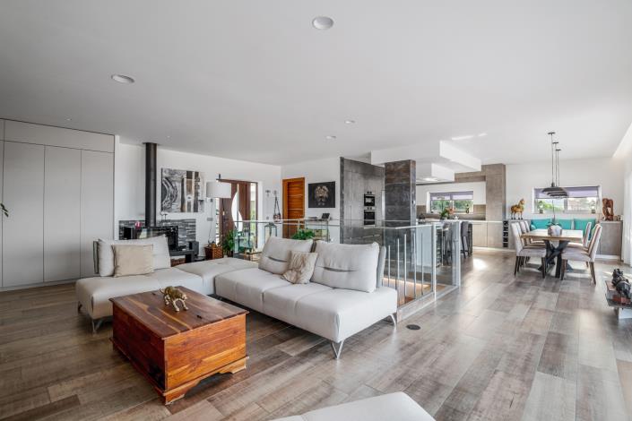 Image No.9-10 Bed Villa / Detached for sale