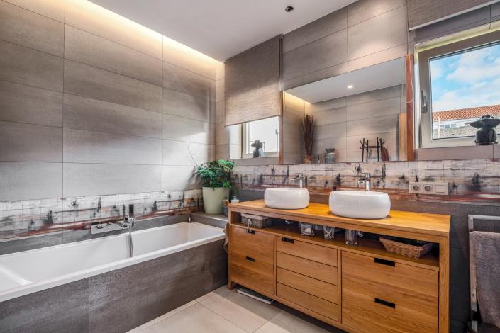 Image No.19-10 Bed Villa / Detached for sale