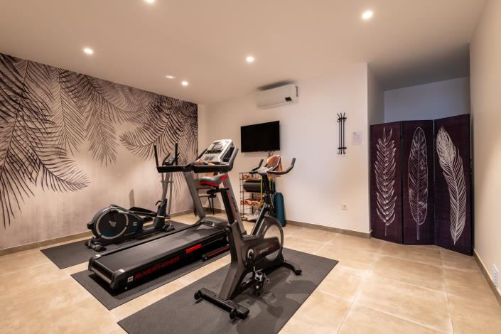 Image No.32-10 Bed Villa / Detached for sale