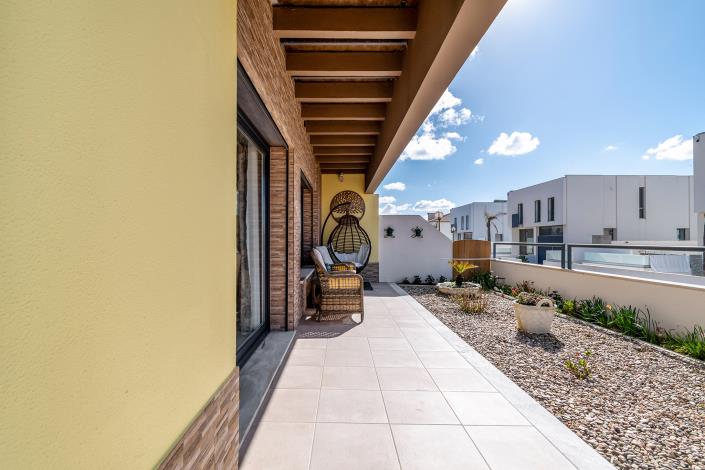 Image No.11-3 Bed House for sale