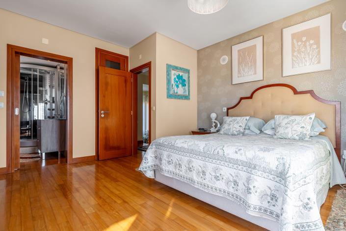 Image No.24-3 Bed House for sale