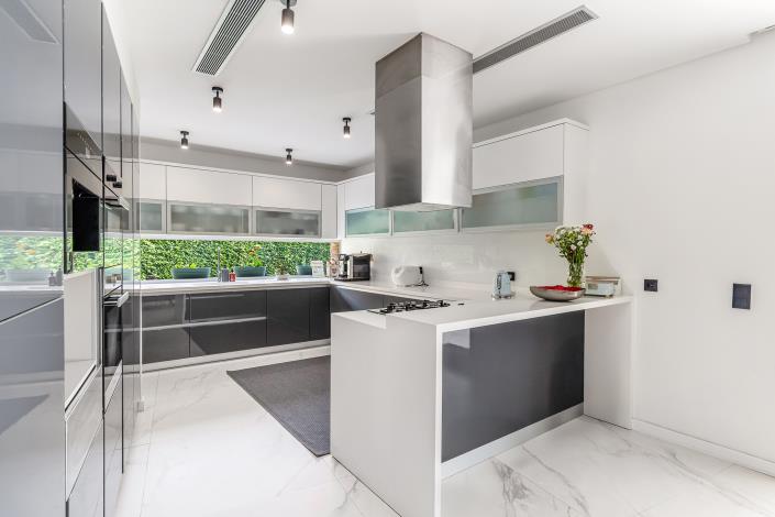 Image No.20-5 Bed Villa for sale