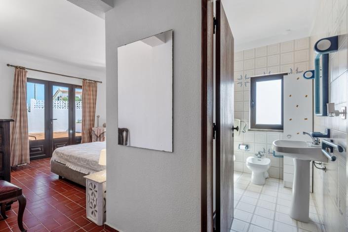 Image No.25-6 Bed House for sale