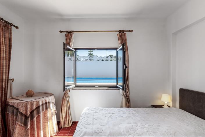 Image No.27-6 Bed House for sale