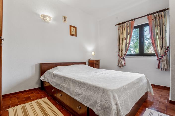 Image No.35-6 Bed House for sale