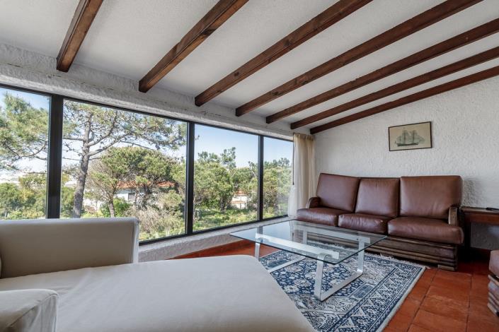 Image No.31-6 Bed House for sale