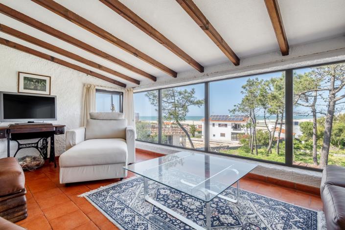 Image No.30-6 Bed House for sale