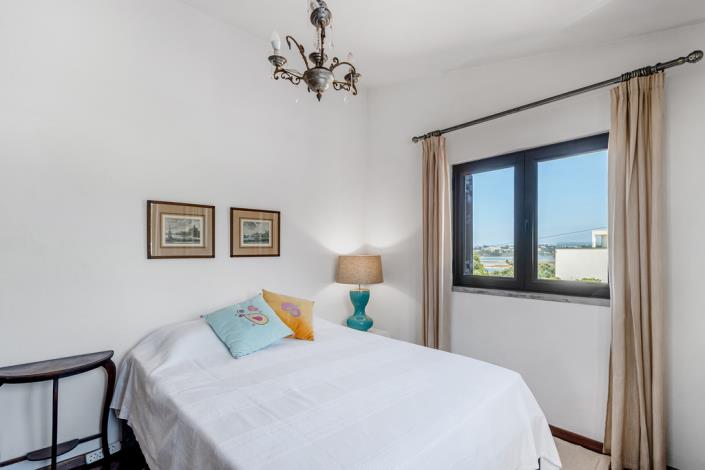 Image No.34-6 Bed House for sale