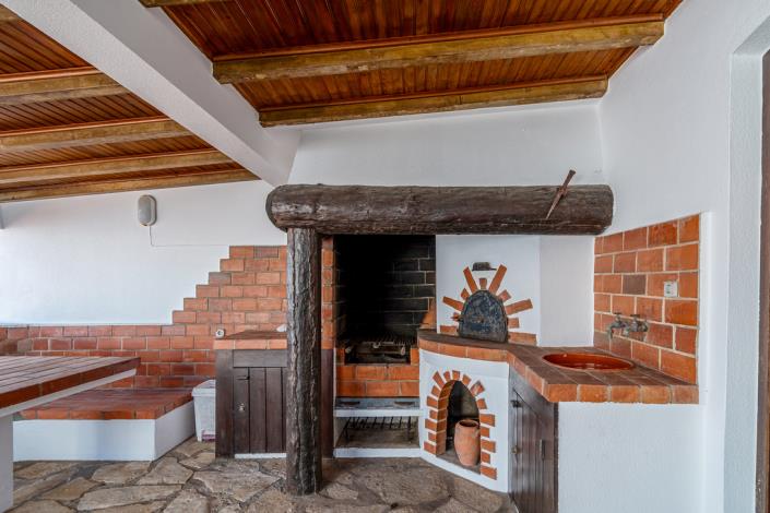 Image No.36-6 Bed House for sale