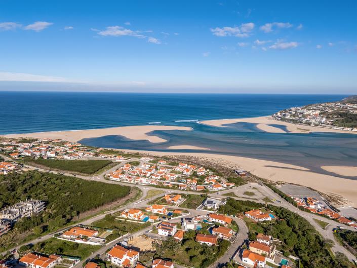 Image No.7-6 Bed House for sale