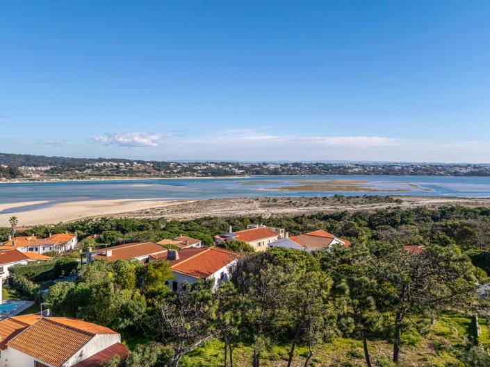 Image No.8-6 Bed House for sale