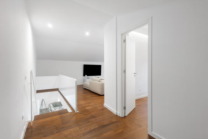 Image No.24-3 Bed Apartment for sale