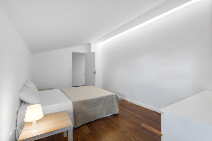 Image No.27-3 Bed Apartment for sale