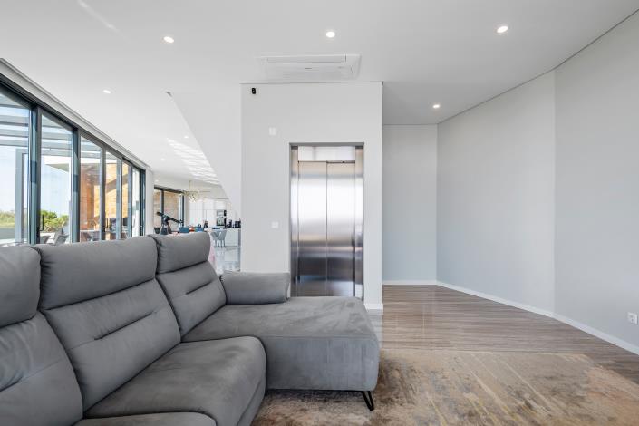 Image No.11-4 Bed Villa / Detached for sale