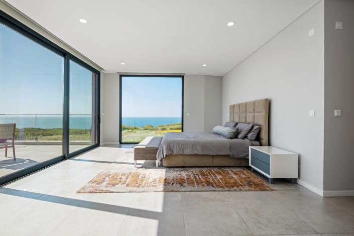 Image No.15-4 Bed Villa / Detached for sale