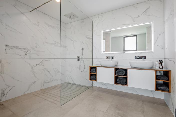 Image No.18-4 Bed Villa / Detached for sale