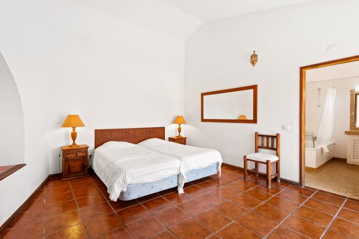 Image No.22-23 Bed Mansion for sale