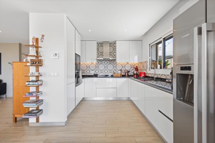 Image No.21-4 Bed Apartment for sale