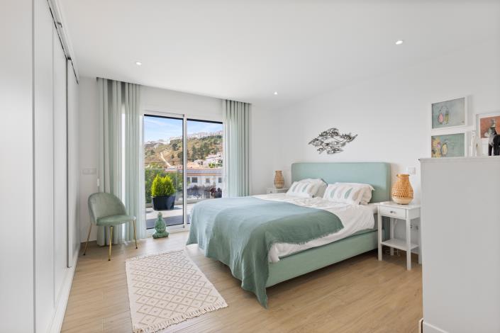 Image No.23-4 Bed Apartment for sale