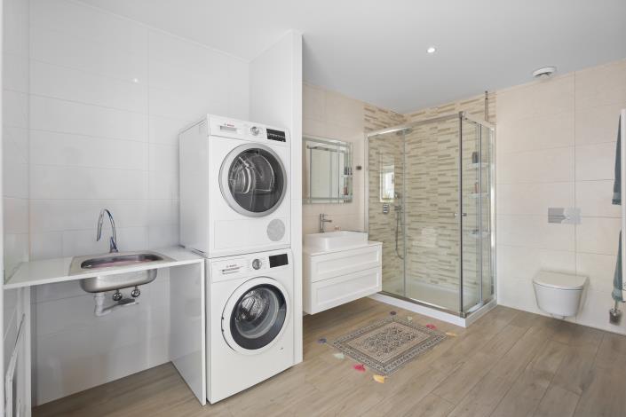 Image No.56-4 Bed Apartment for sale