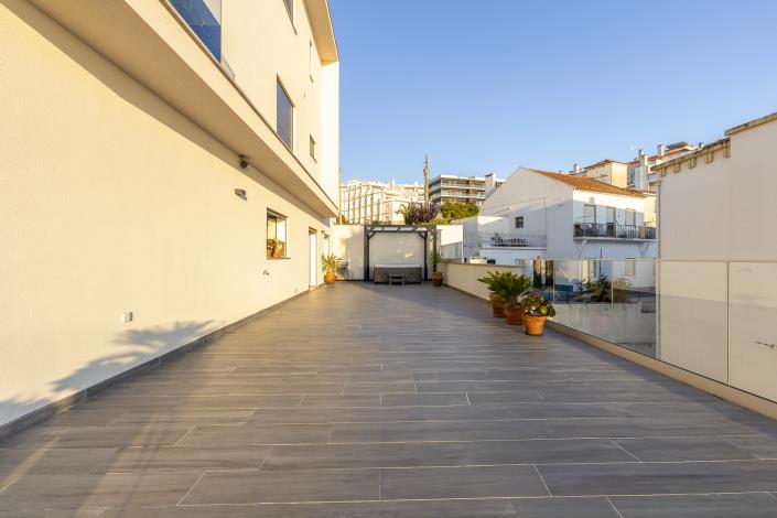 Image No.33-4 Bed Apartment for sale