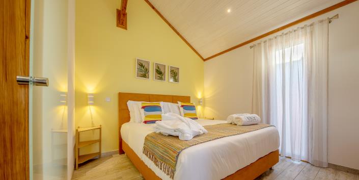 Image No.5-8 Bed Country Property for sale