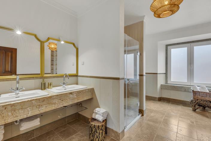 Image No.24-6 Bed Country House for sale