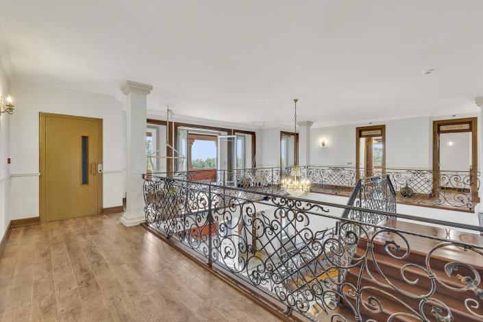 Image No.15-6 Bed Country House for sale