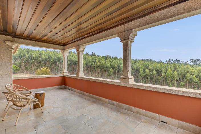 Image No.25-6 Bed Country House for sale