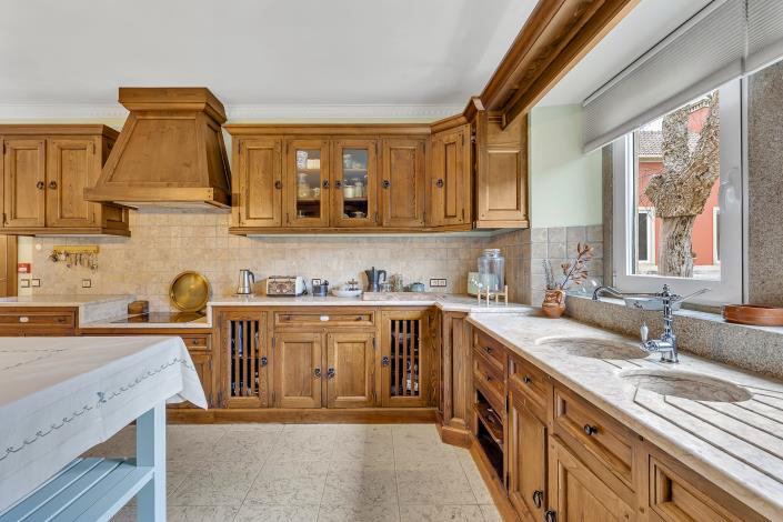 Image No.30-6 Bed Country House for sale