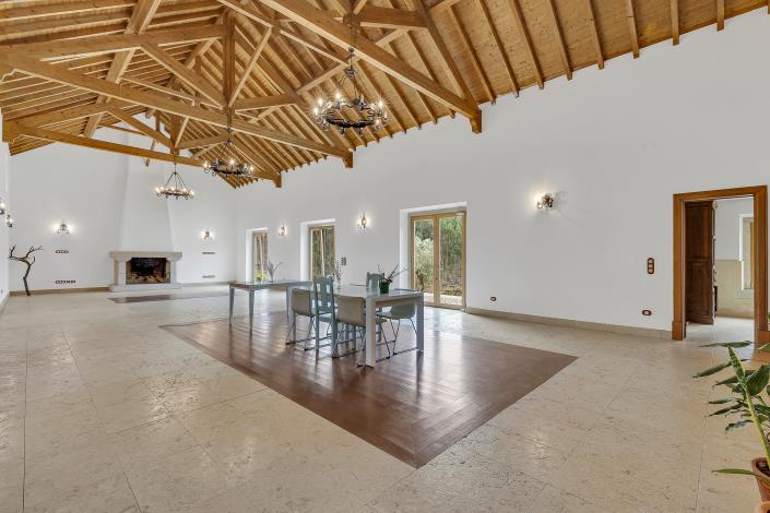 Image No.42-6 Bed Country House for sale