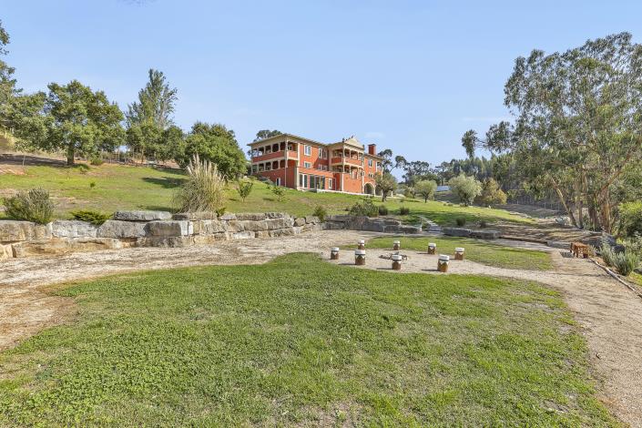 Image No.3-6 Bed Country House for sale