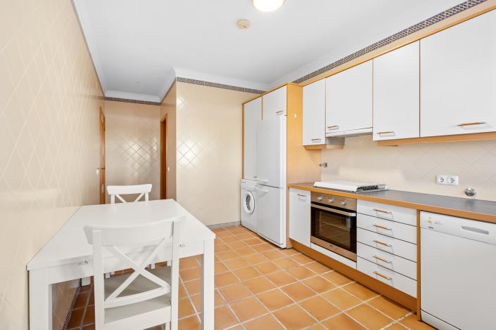 Image No.13-3 Bed Apartment for sale