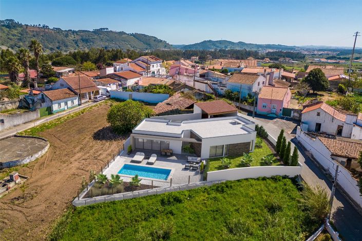 Image No.10-4 Bed Villa for sale