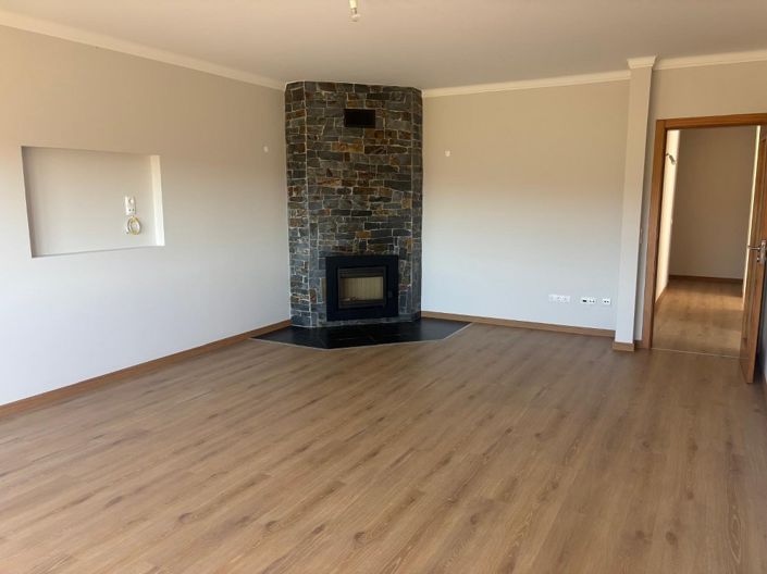 Image No.10-3 Bed Villa for sale