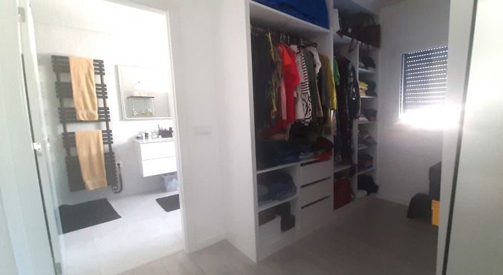 Image No.6-4 Bed Villa for sale