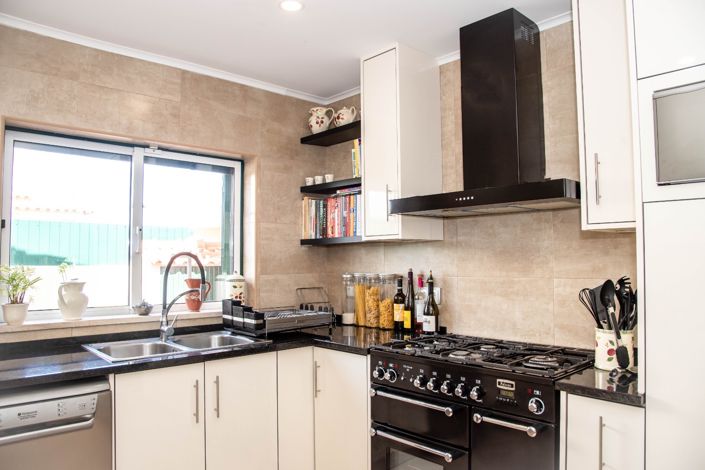 Image No.10-4 Bed Villa for sale