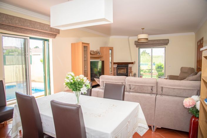 Image No.4-4 Bed Villa for sale