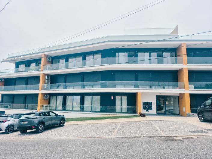 Image No.20-3 Bed Apartment for sale