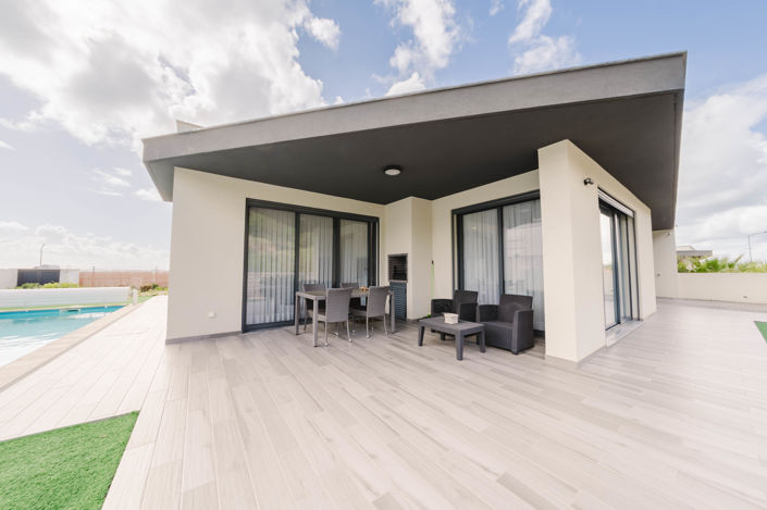 Image No.3-3 Bed Villa for sale