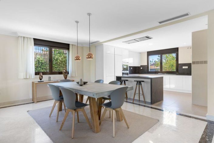 Image No.14-3 Bed Property for sale