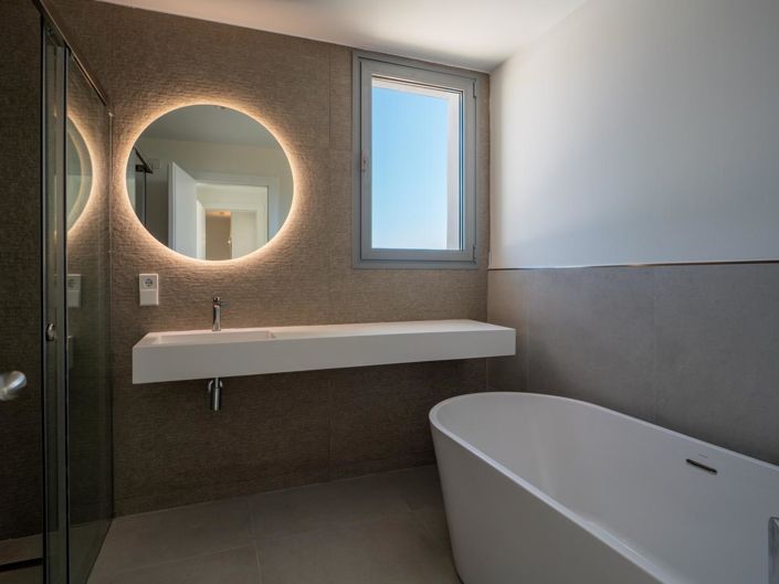 Image No.3-3 Bed Property for sale