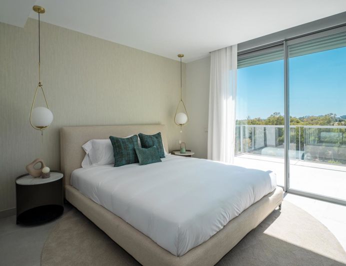 Image No.8-3 Bed Property for sale