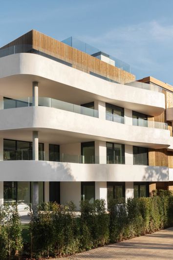 Image No.24-3 Bed Property for sale