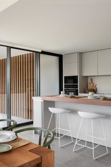 Image No.8-3 Bed Property for sale