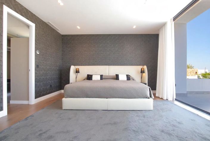 Image No.11-4 Bed Property for sale